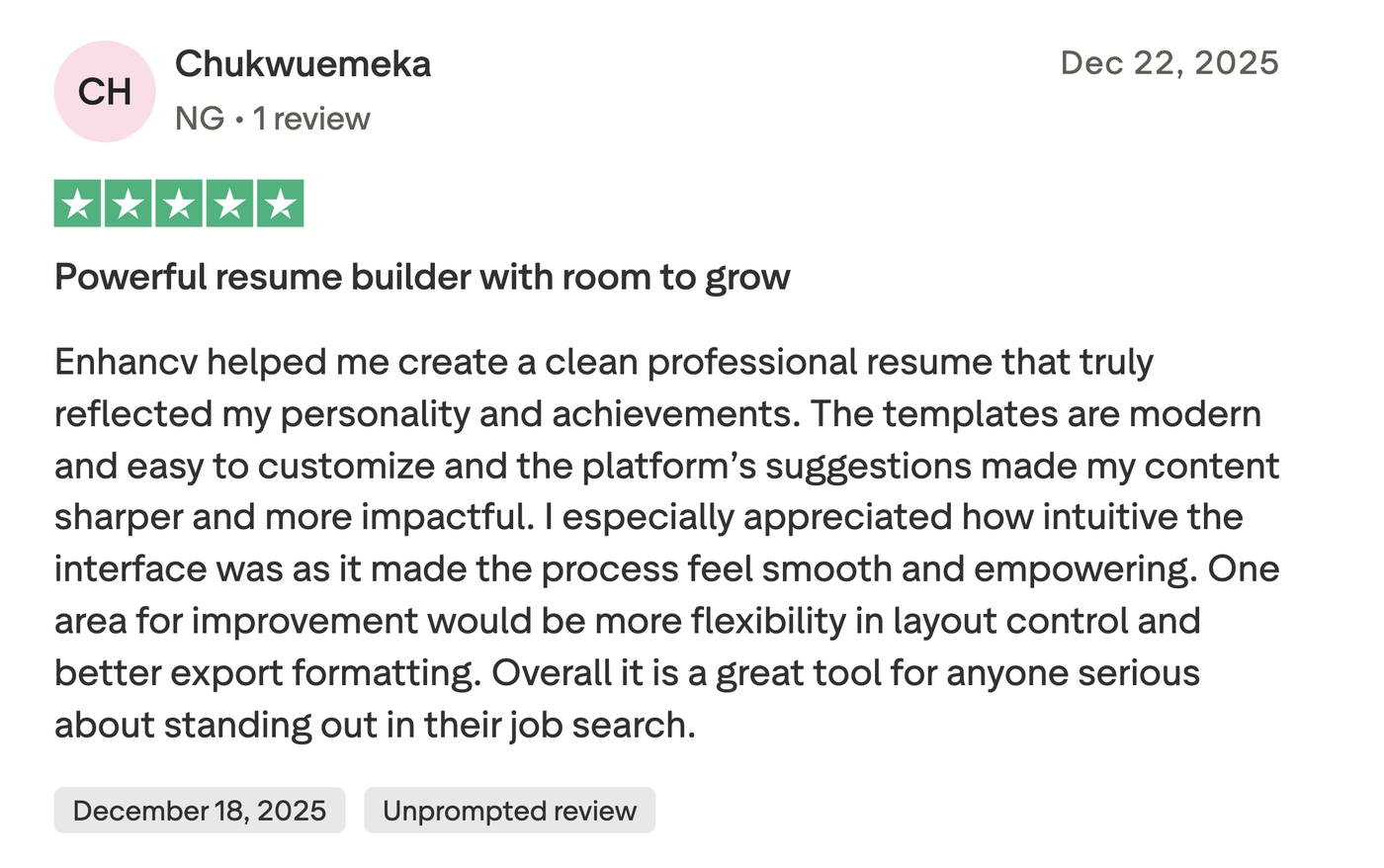 A positive review of Enhancv resume builder on Trustpilot.