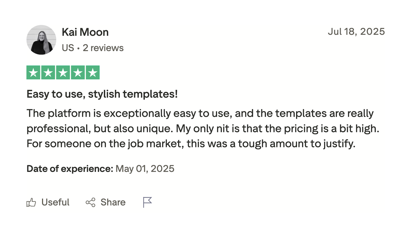 A positive review of Enhancv resume builder on Trustpilot.