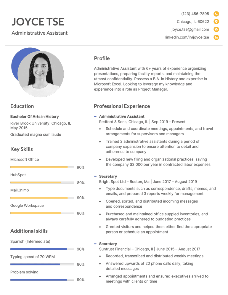 An example of a resume outline template with a photo on it