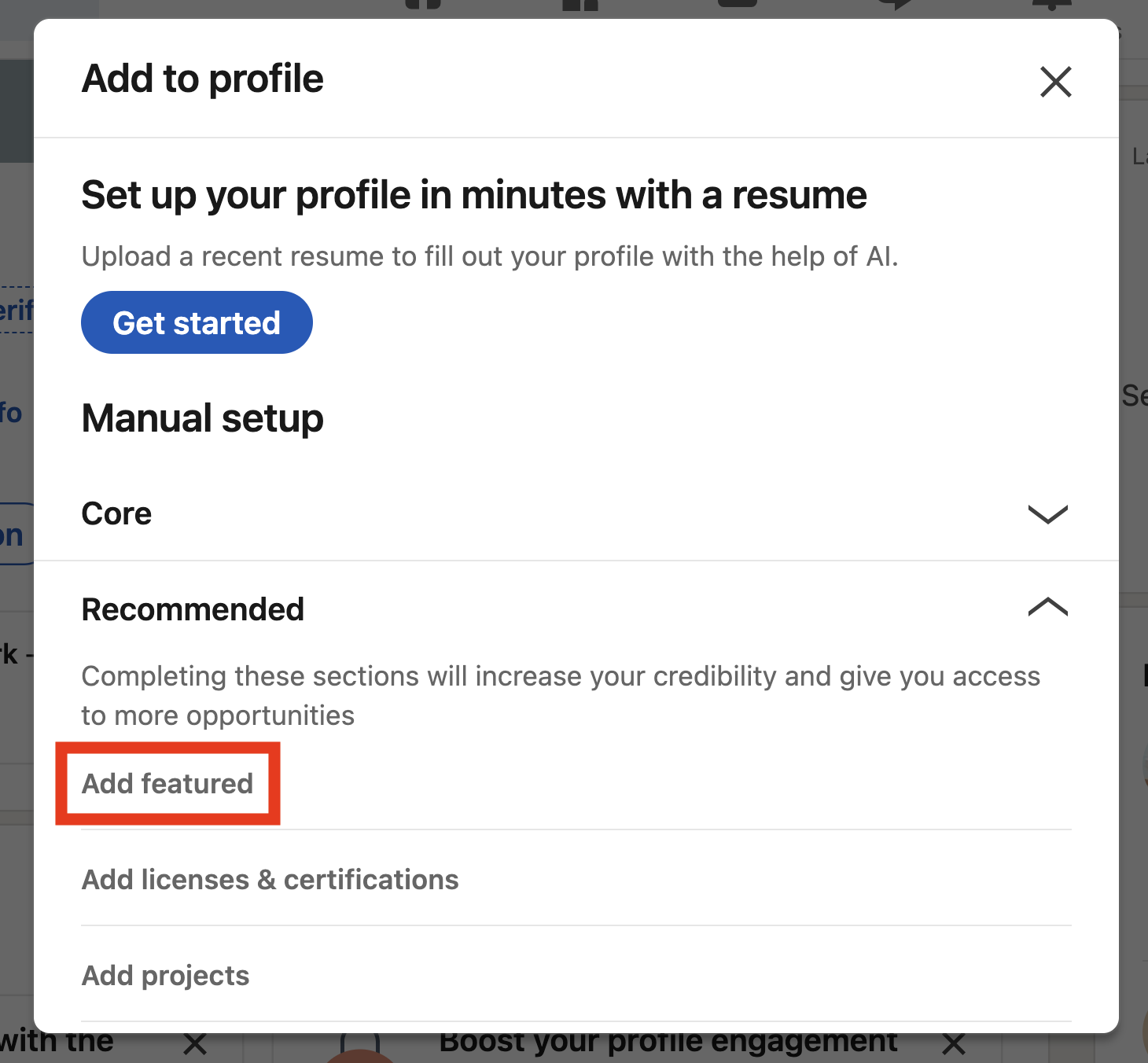 Une capture d'écran LinkedIn montrant où cliquer pour ajouter une section en vedette à votre profil