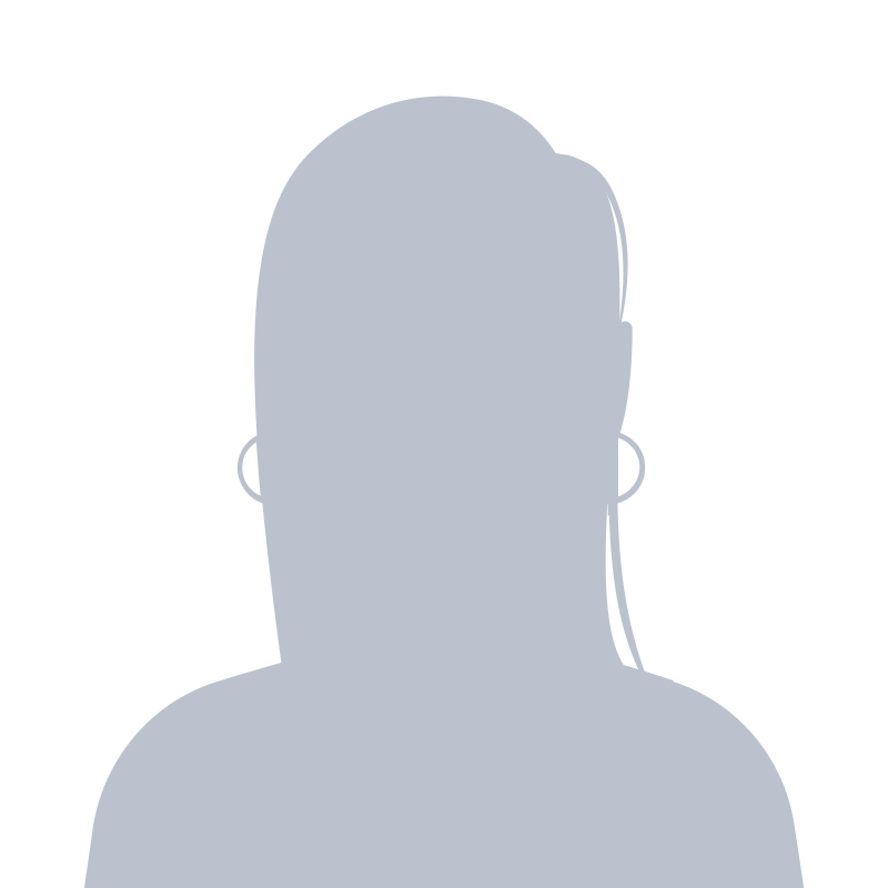 Headshot of Sophie Gil